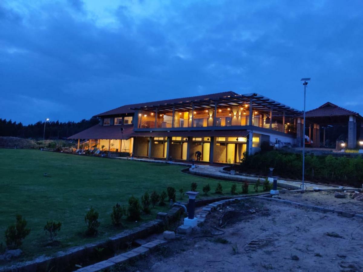 Отель Biranji Aqua Retreat Чикмагалур Экстерьер фото